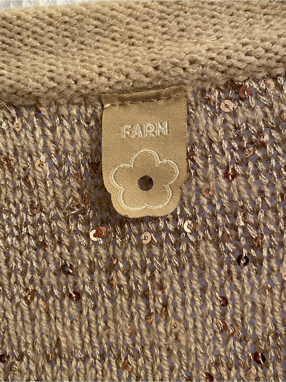 Rare Neutral Farm Rio Golden Sequin V-Neck Cardigan - Picture 3 of 8